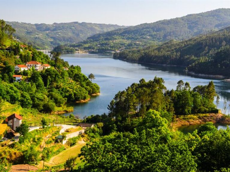 Peneda-Gerês National Park Private Tour - The National Park Peneda-Gerês, is the only national park in Portugal - very rich...